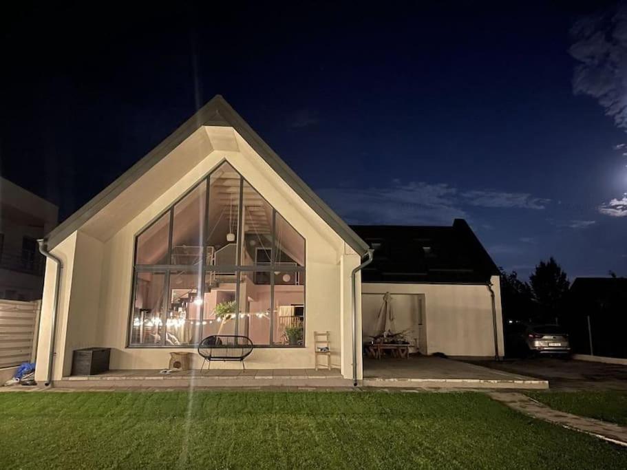 Pineview Lempes Villa